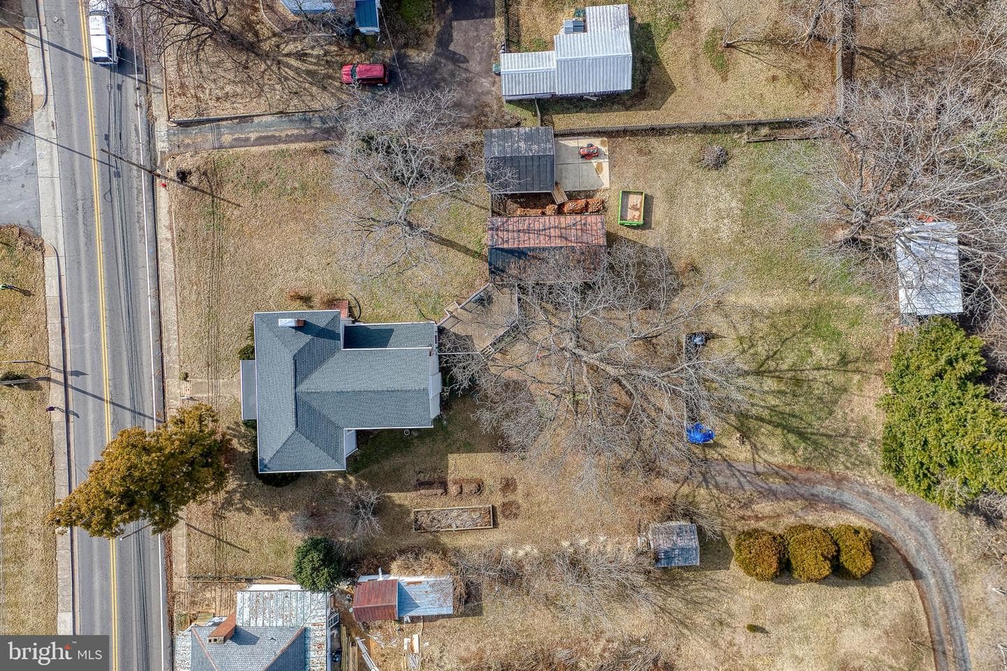 319 N Main St photo 52