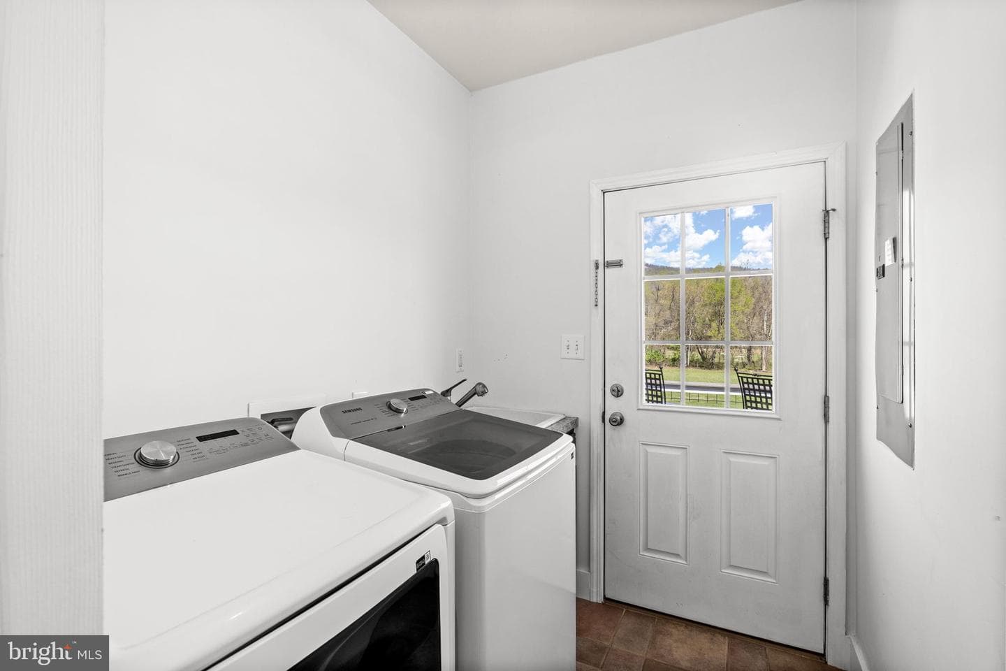 3063 Etlan Road photo 22