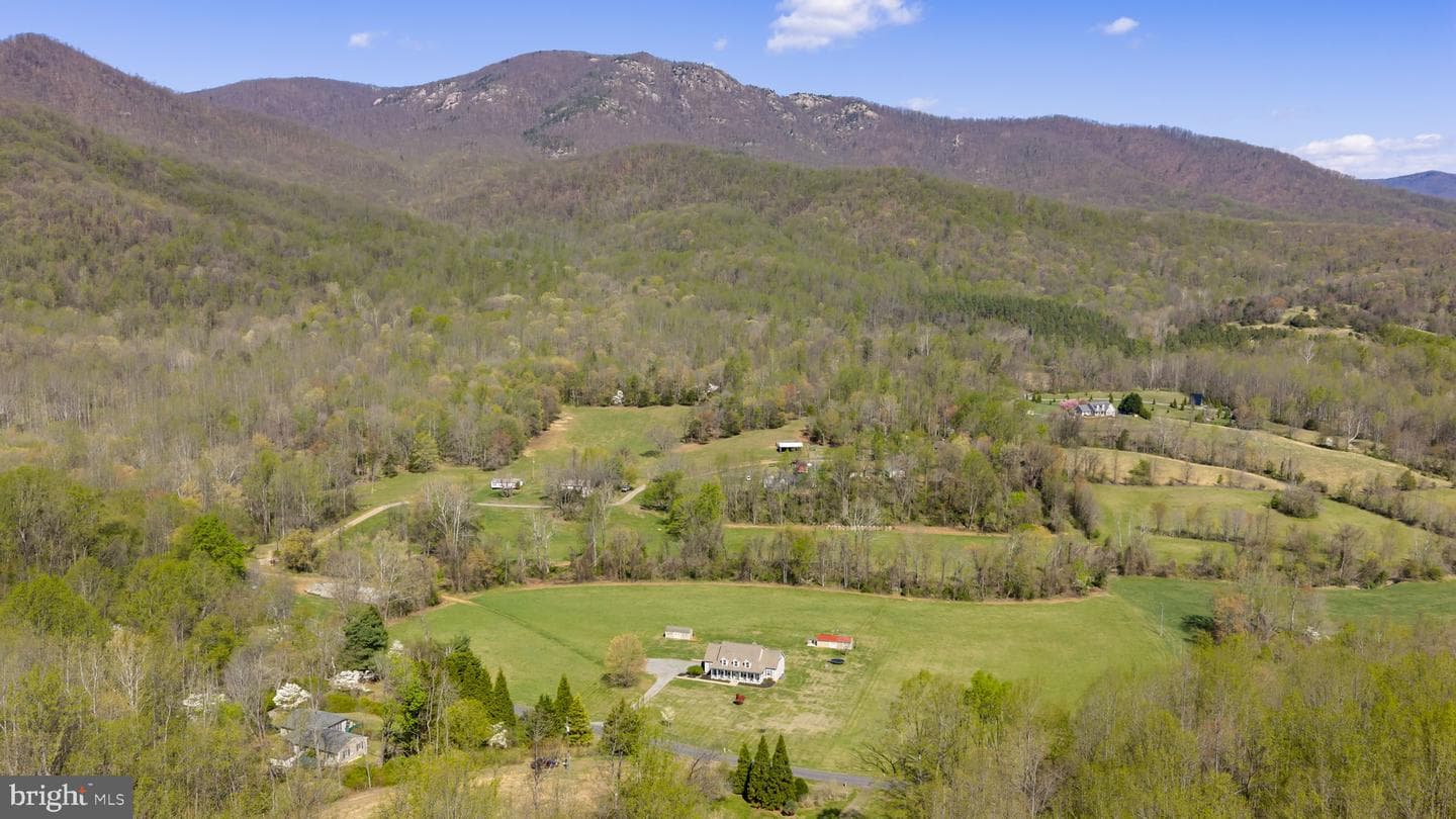 3063 Etlan Road photo 4