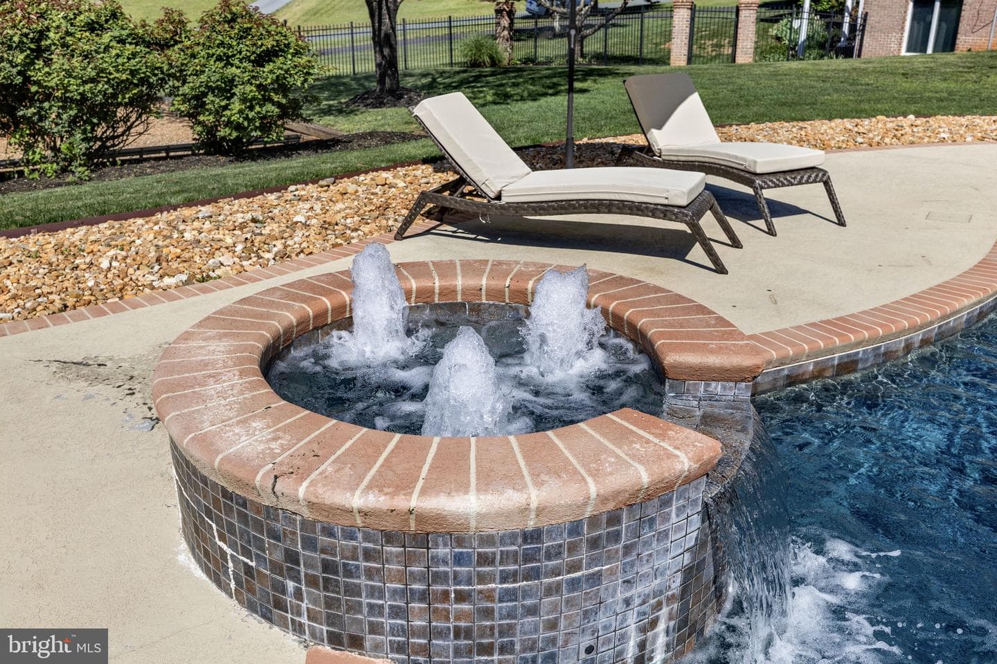 64 Rolling Green Lane photo 11