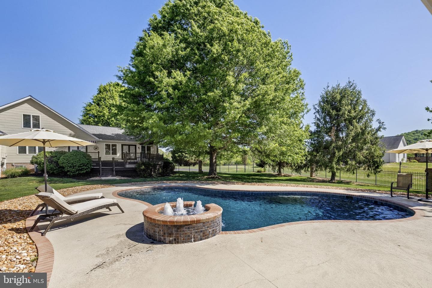 64 Rolling Green Lane photo 12