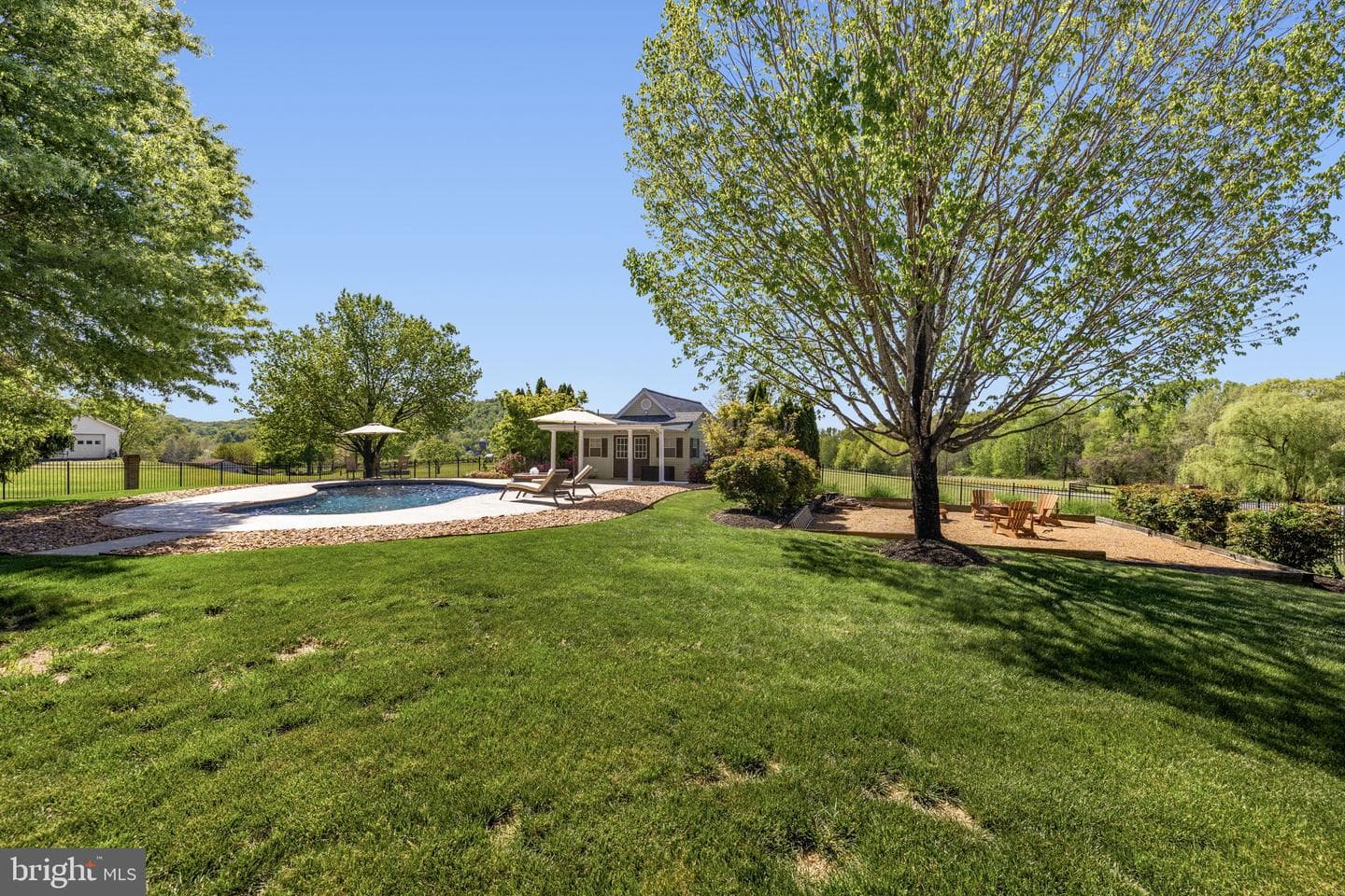 64 Rolling Green Lane photo 15
