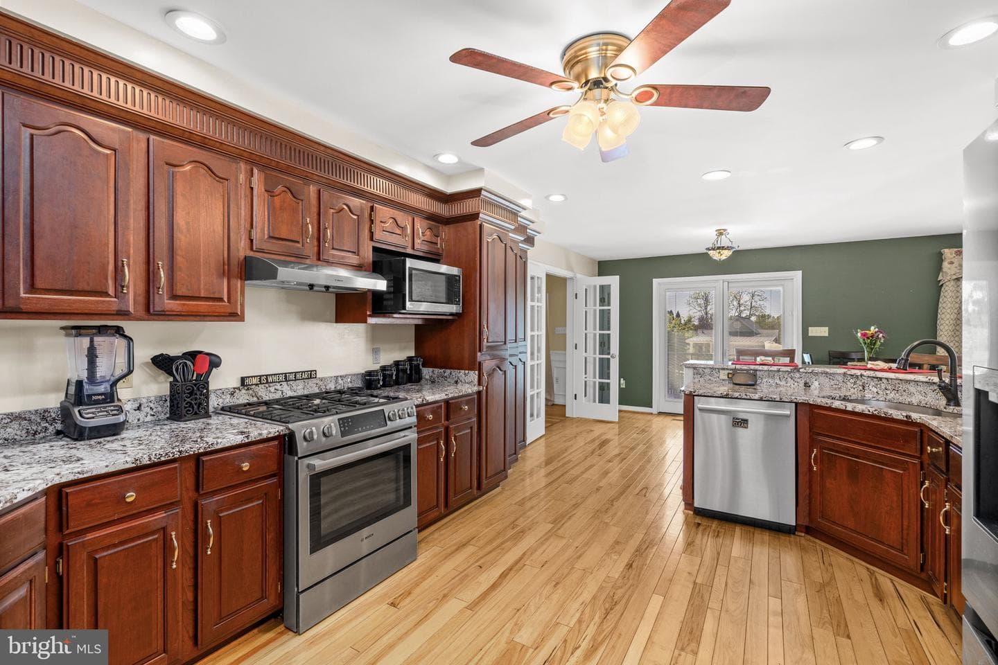 64 Rolling Green Lane photo 33