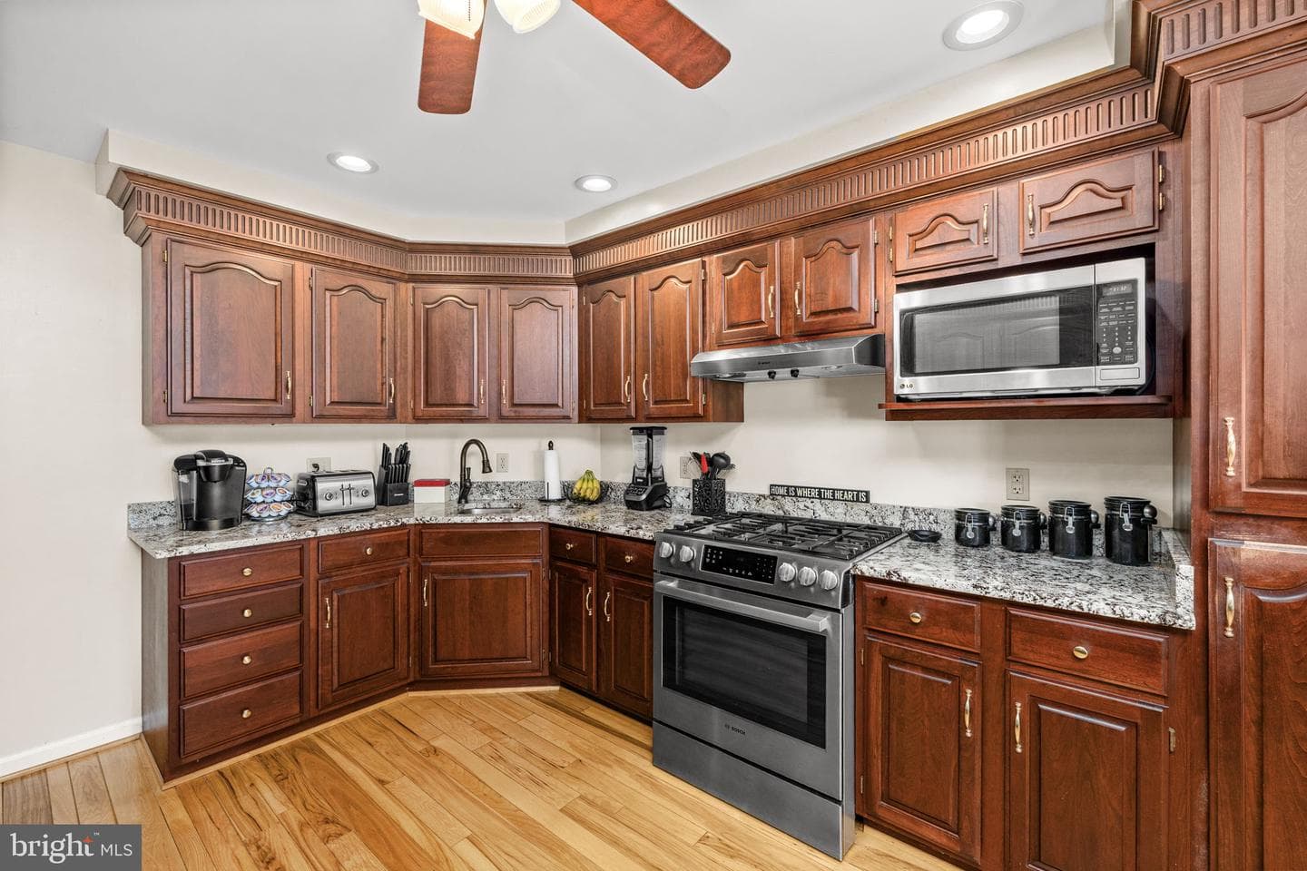 64 Rolling Green Lane photo 34