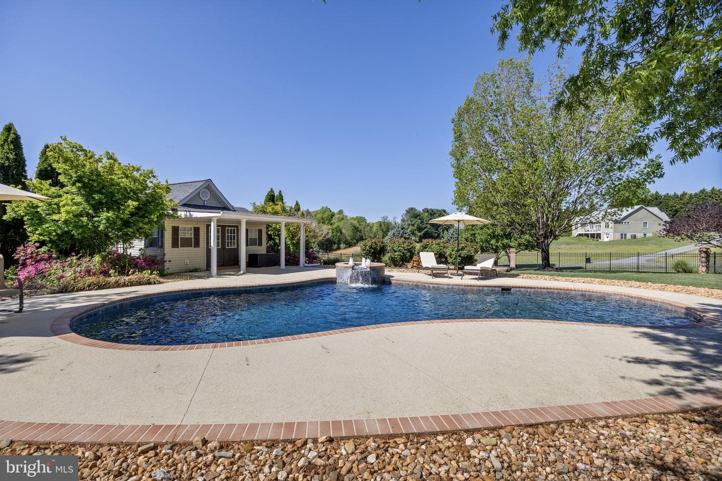 64 Rolling Green Lane photo 8