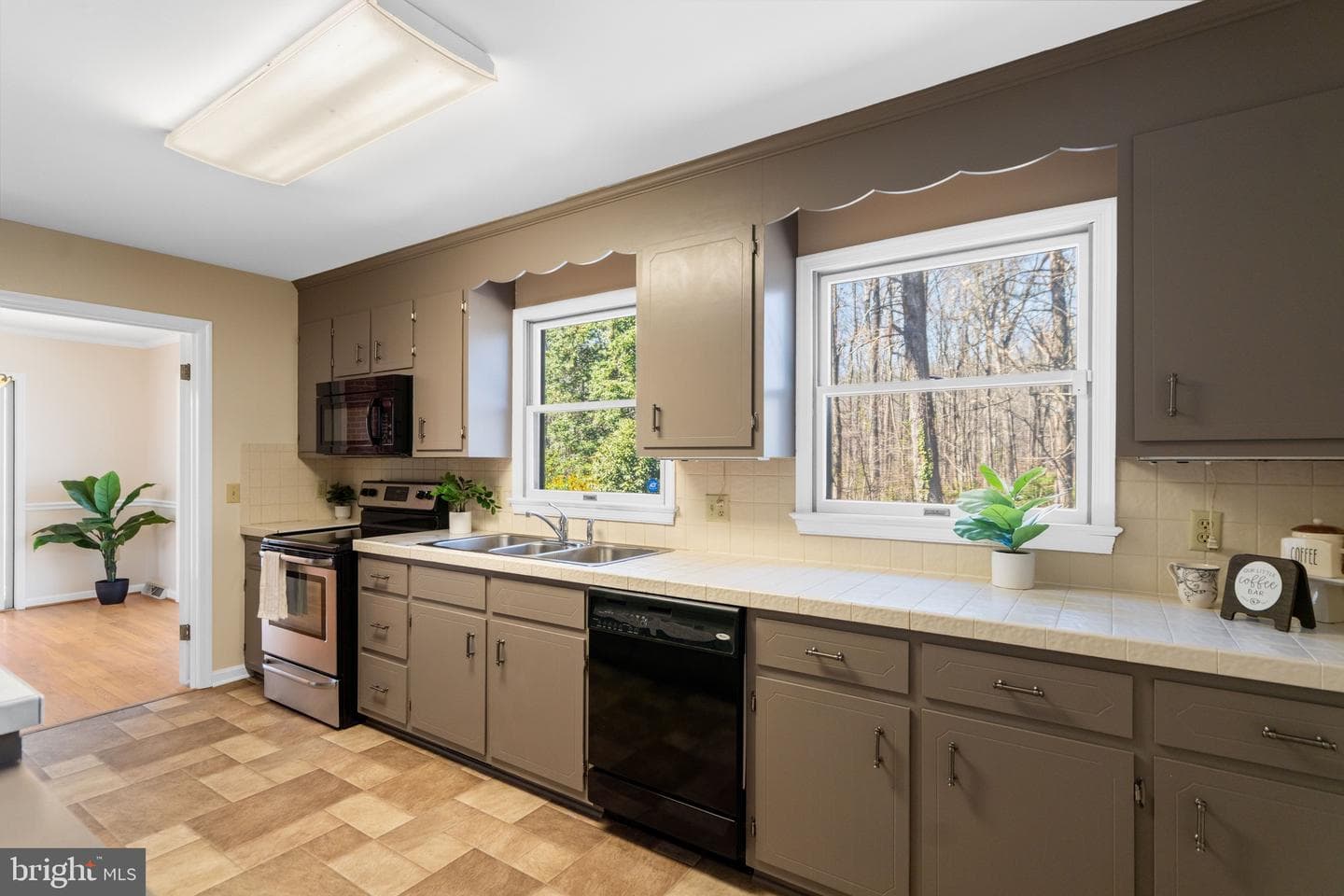359 Malvern Drive photo 15