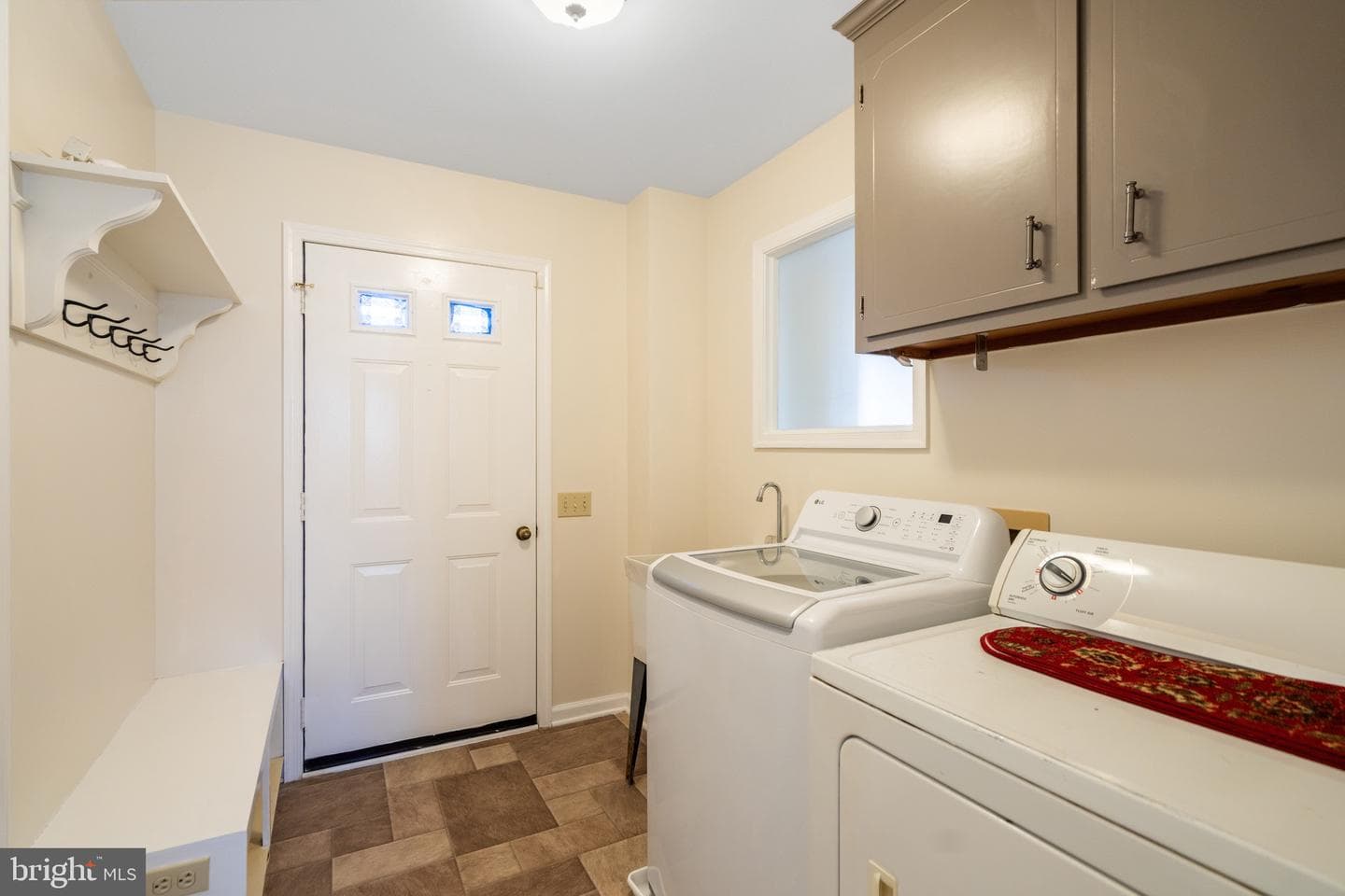 359 Malvern Drive photo 17