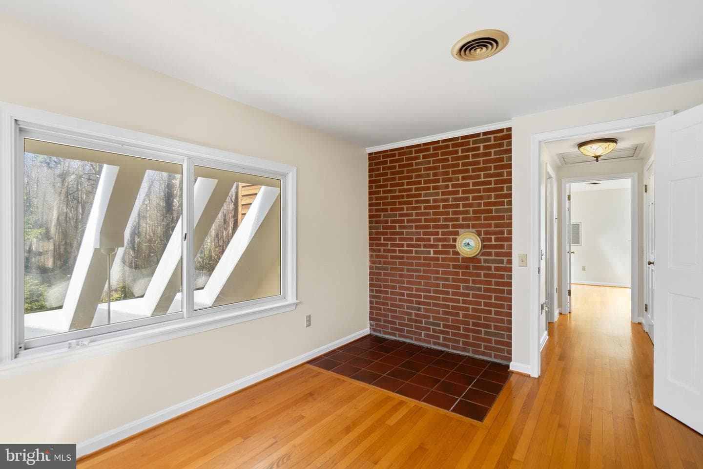 359 Malvern Drive photo 23