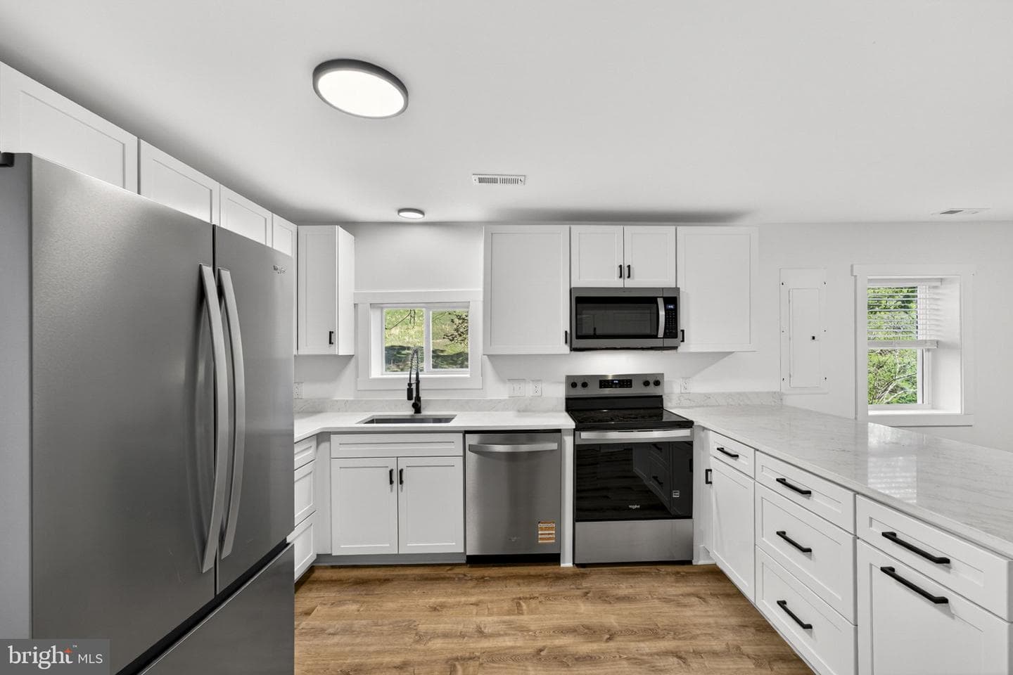850 Oak Park photo 11