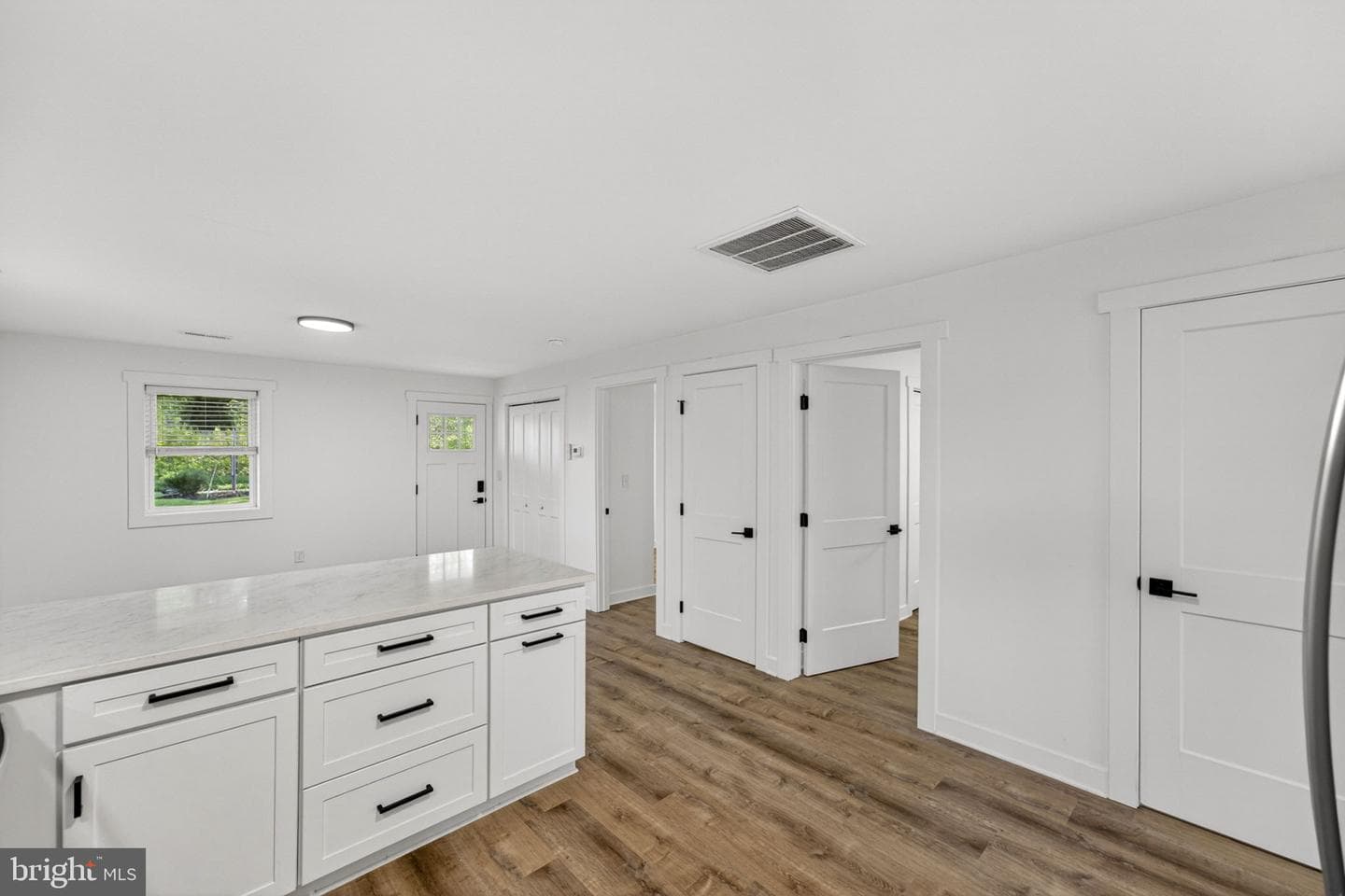 850 Oak Park photo 12
