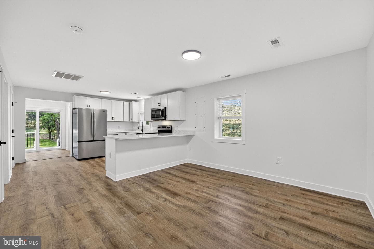 850 Oak Park photo 5