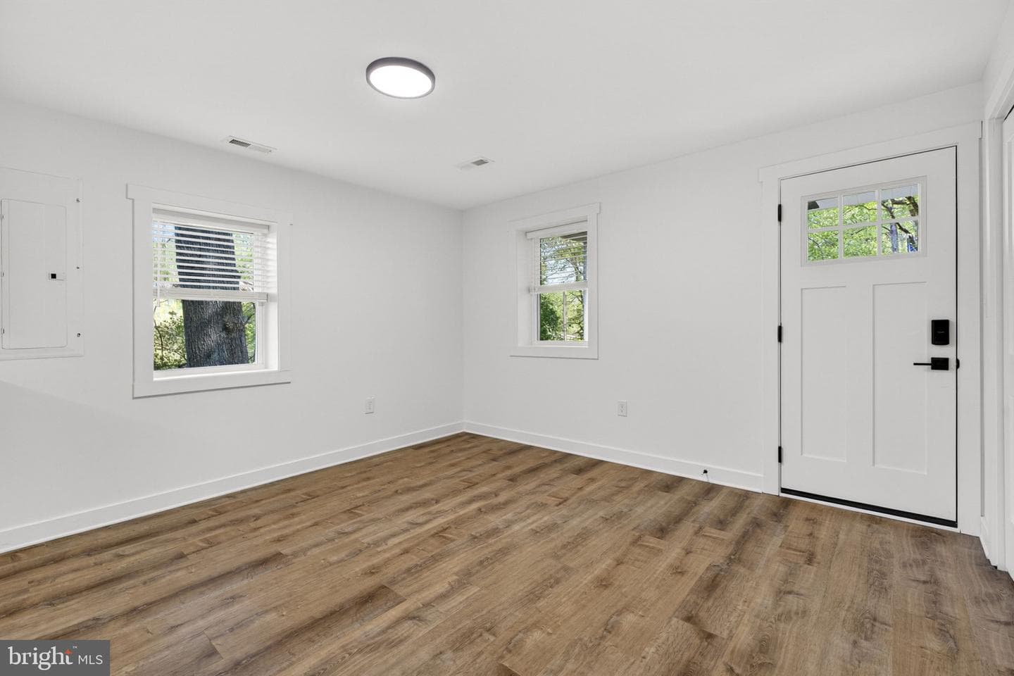 850 Oak Park photo 6
