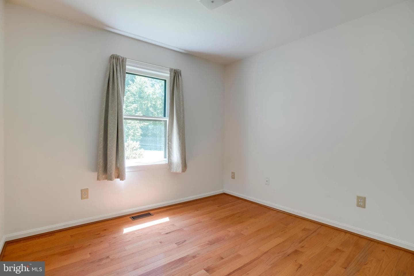 803 Weaver Hollow Road photo 9