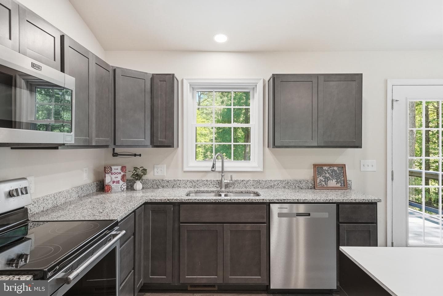 898 Seville Rd. photo 12