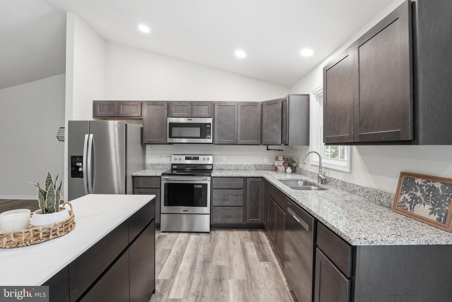 898 Seville Rd. photo 13