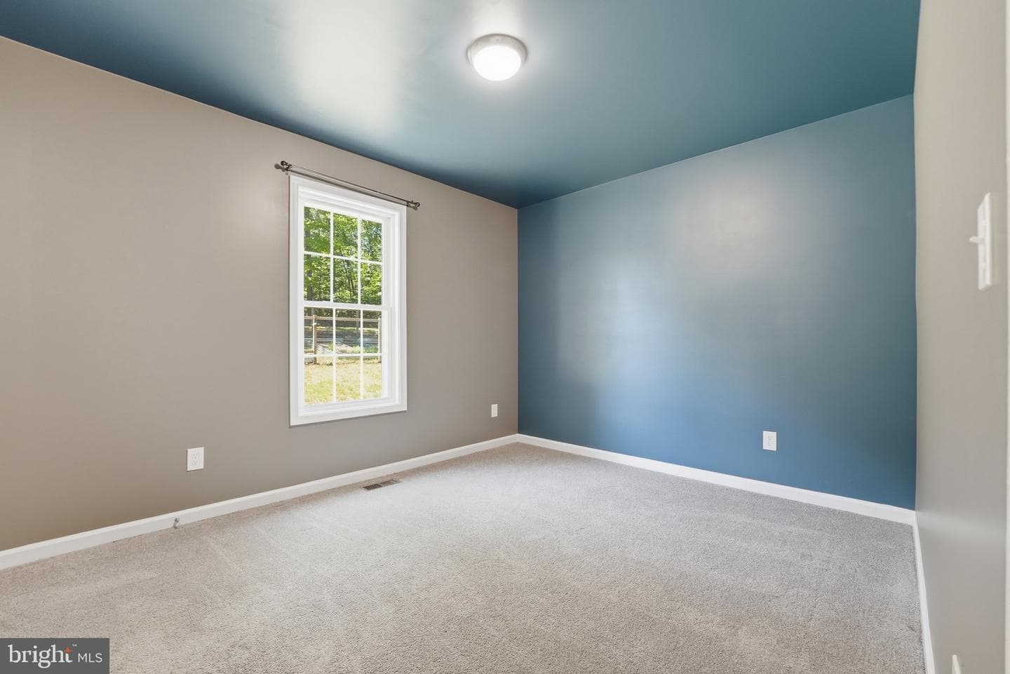 898 Seville Rd. photo 20