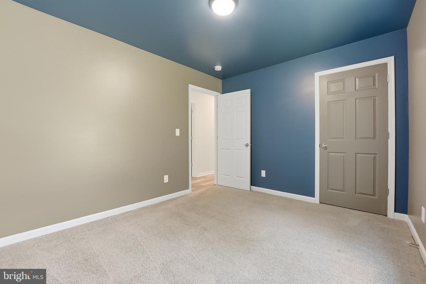 898 Seville Rd. photo 21