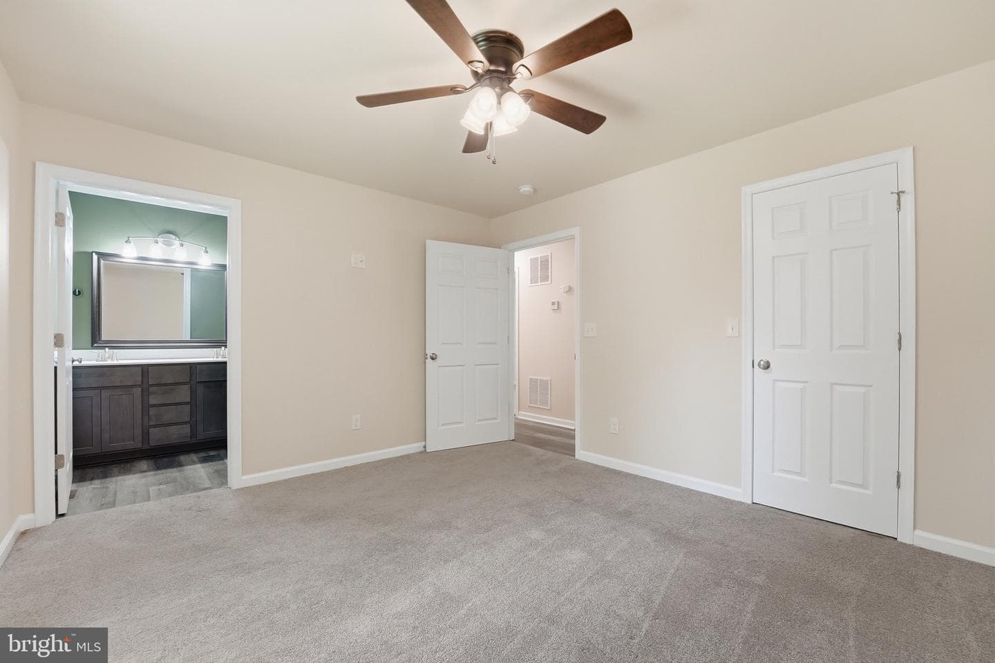 898 Seville Rd. photo 23