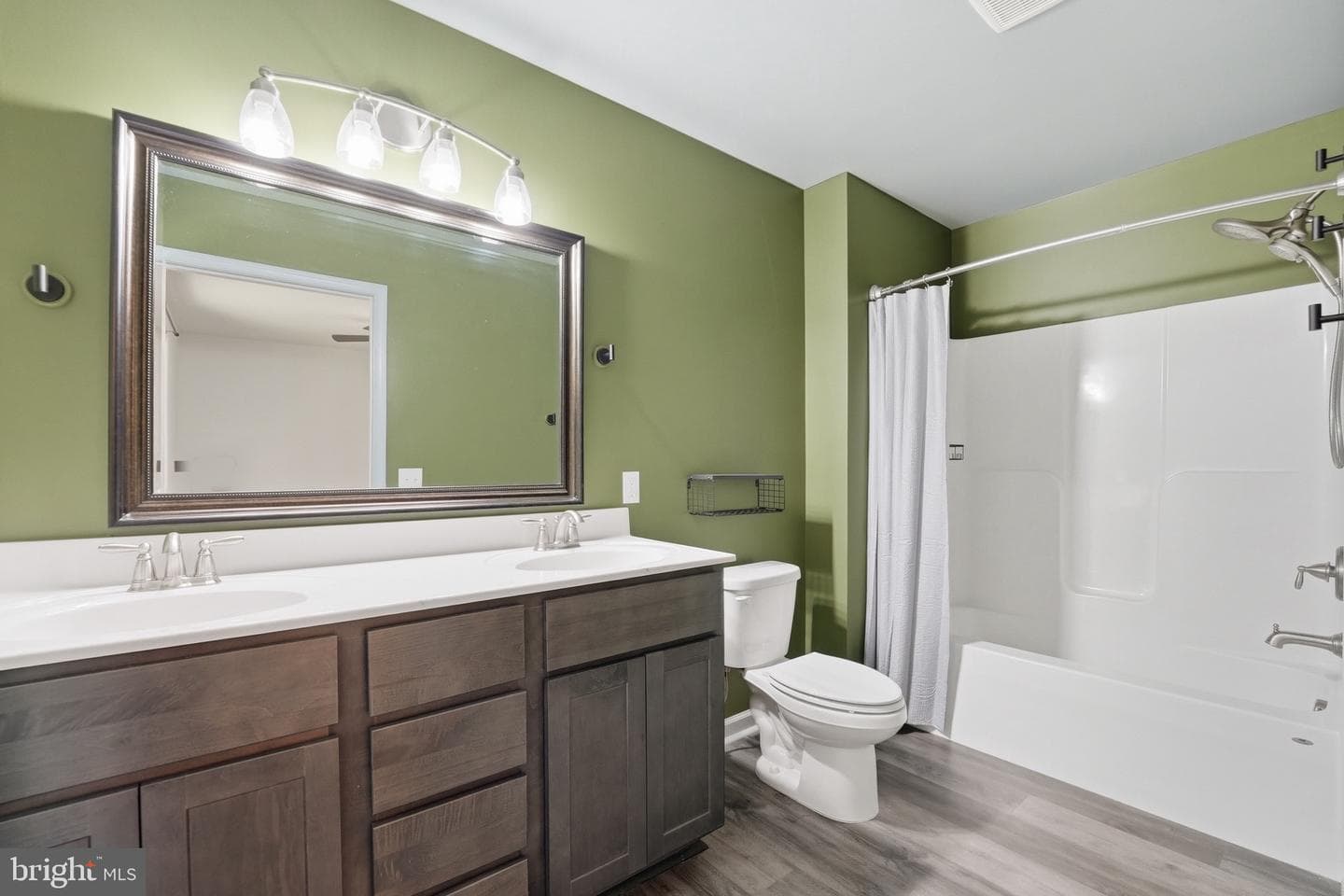 898 Seville Rd. photo 24