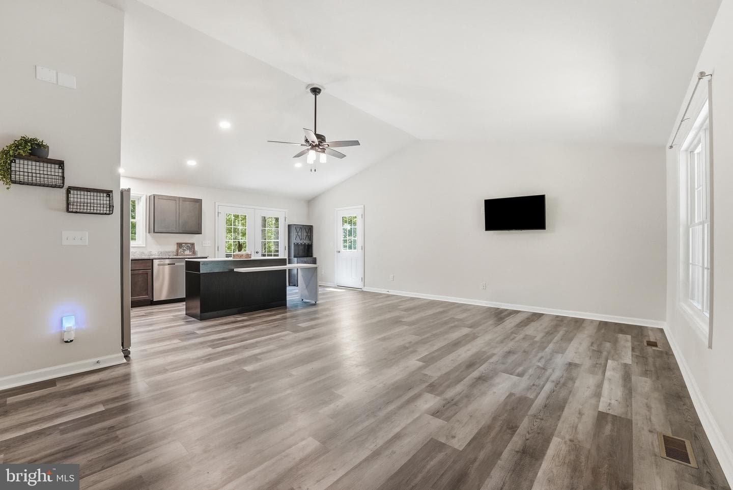 898 Seville Rd. photo 8