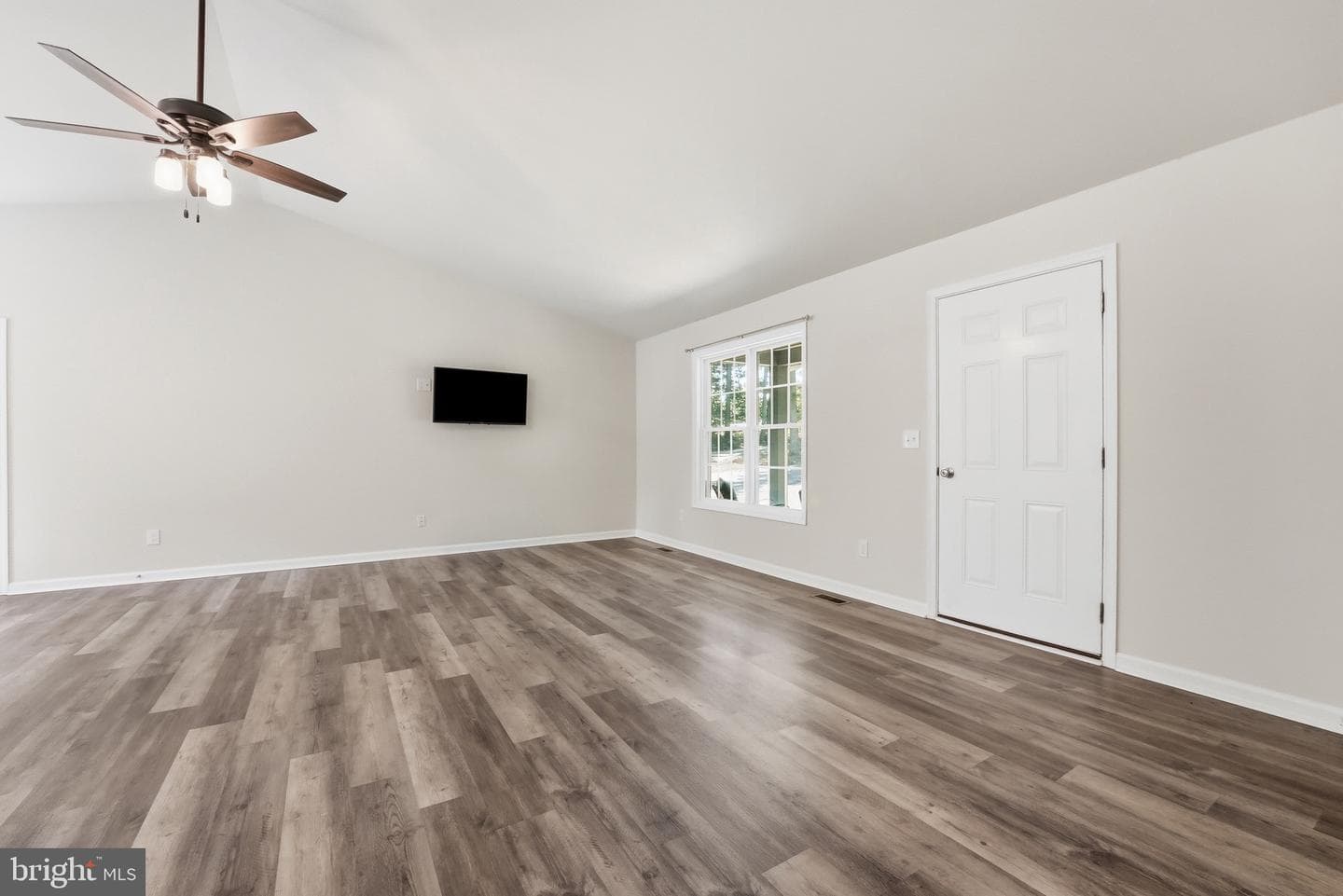 898 Seville Rd. photo 9
