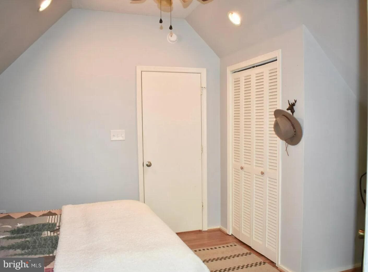 221 S Honeysuckle Lane photo 17