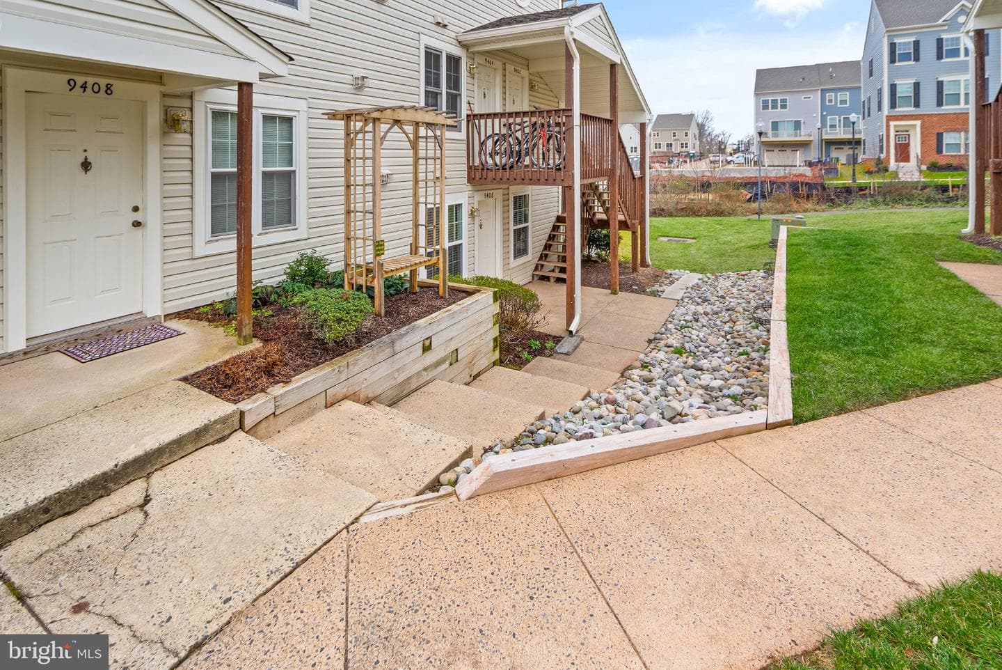 9406 Scarlet Oak Drive photo 3