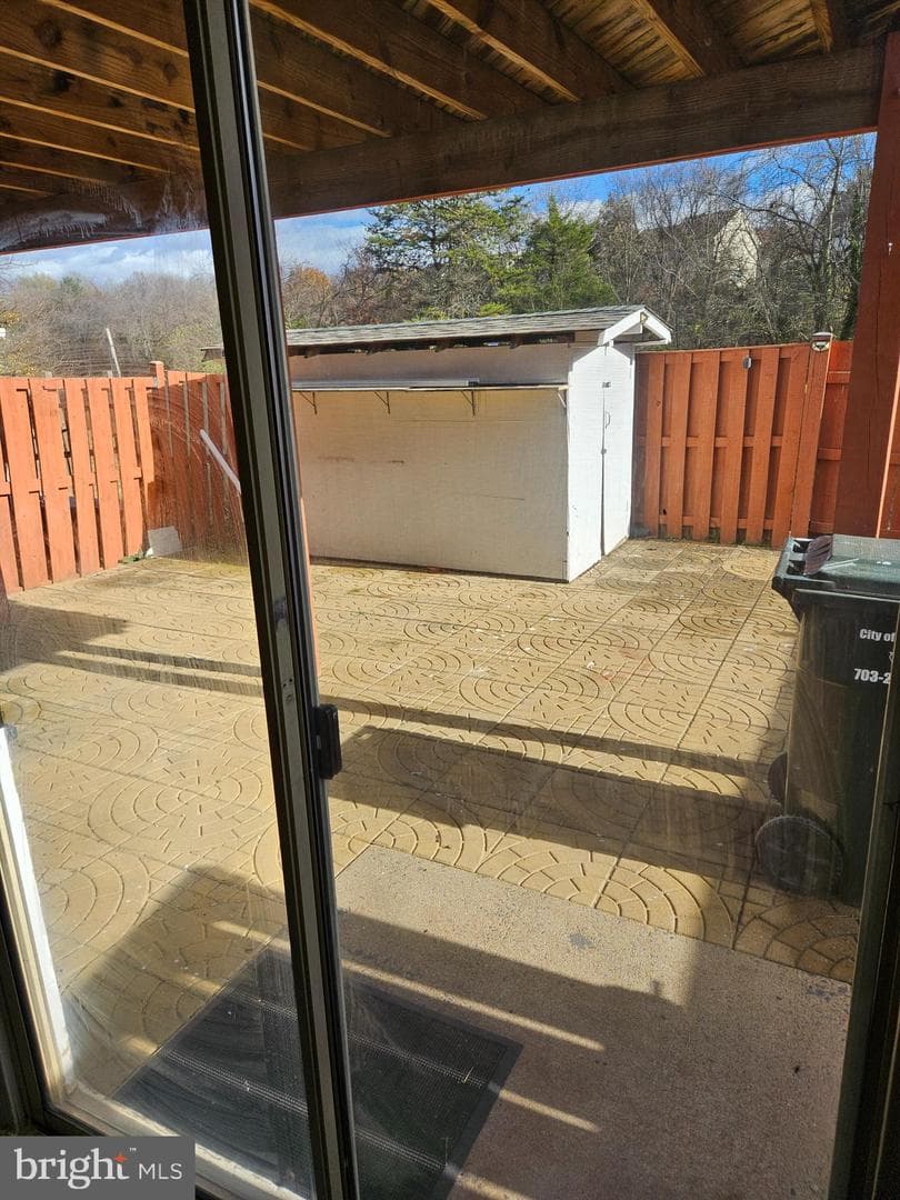 8627 Point Of Woods Drive photo 16