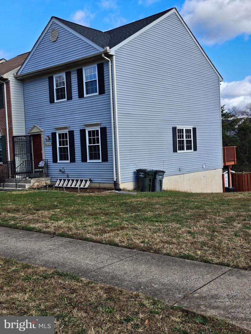 8627 Point Of Woods Drive photo 2