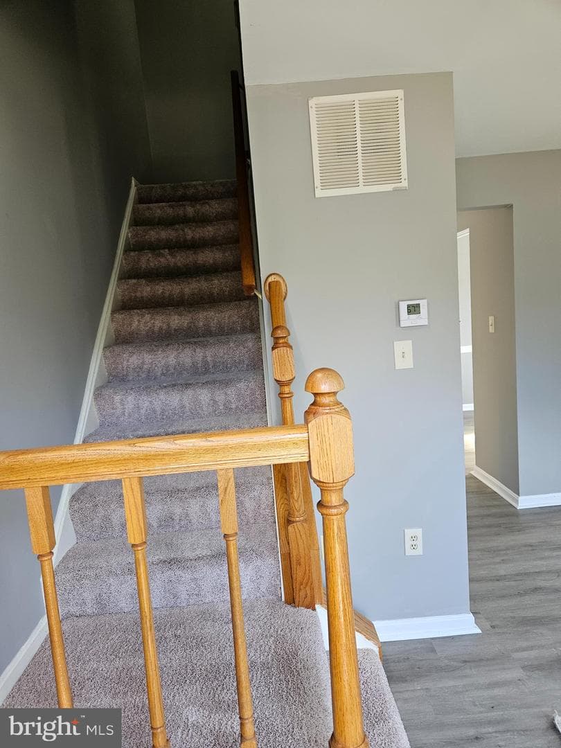 8627 Point Of Woods Drive photo 7