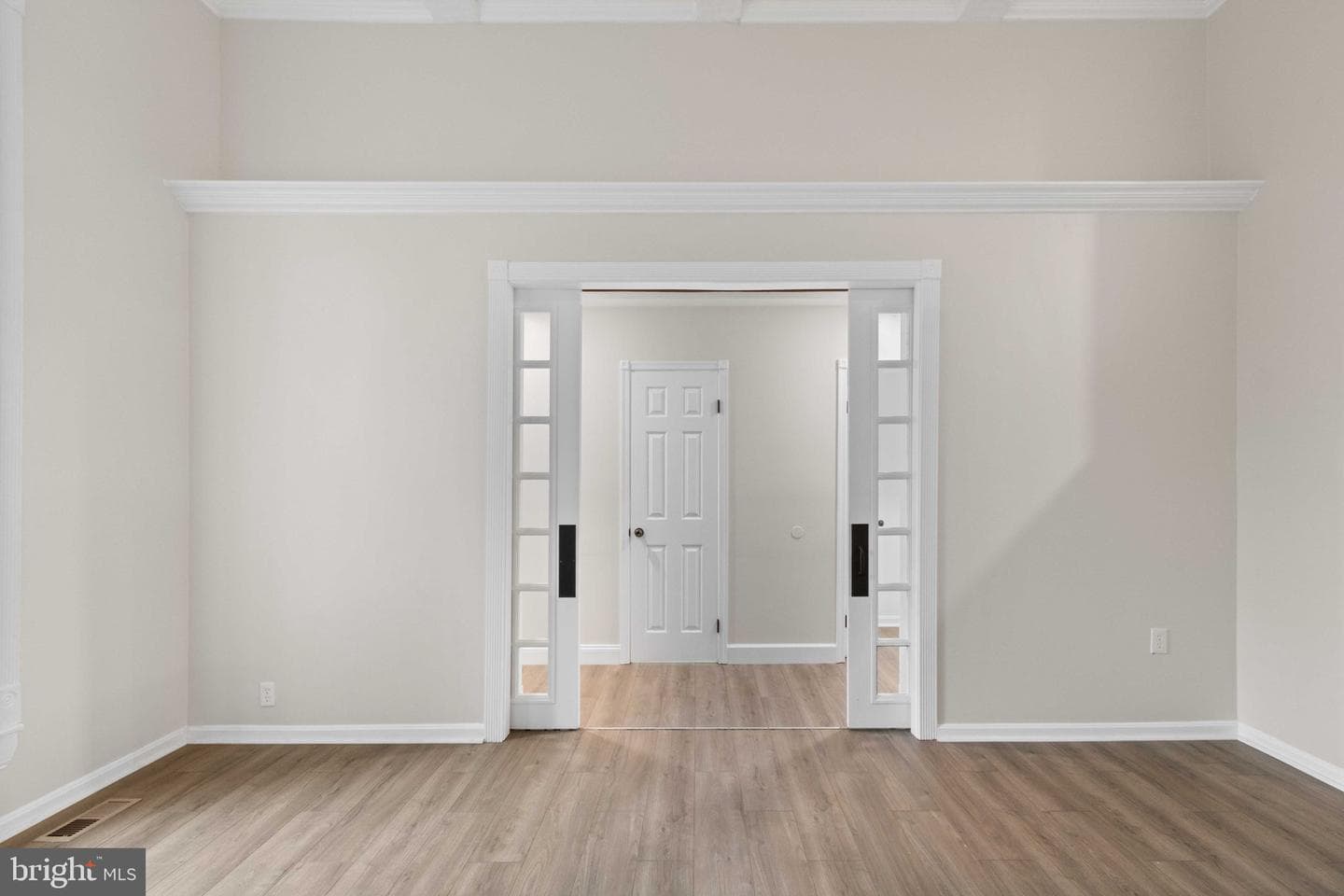 9155 Laurelwood Court photo 3