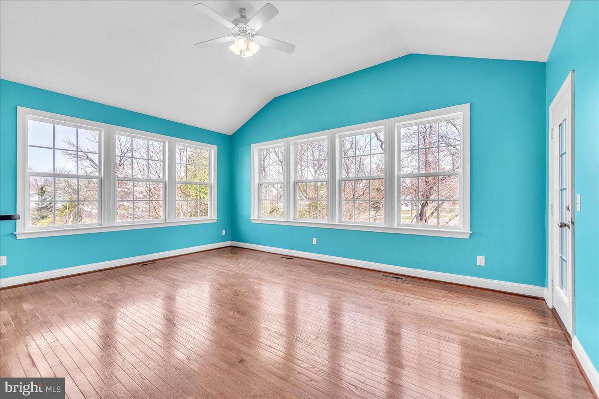 9588 Clover Hill Road photo 16