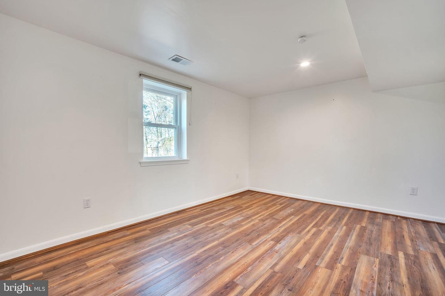 8314 Liberia Avenue photo 10