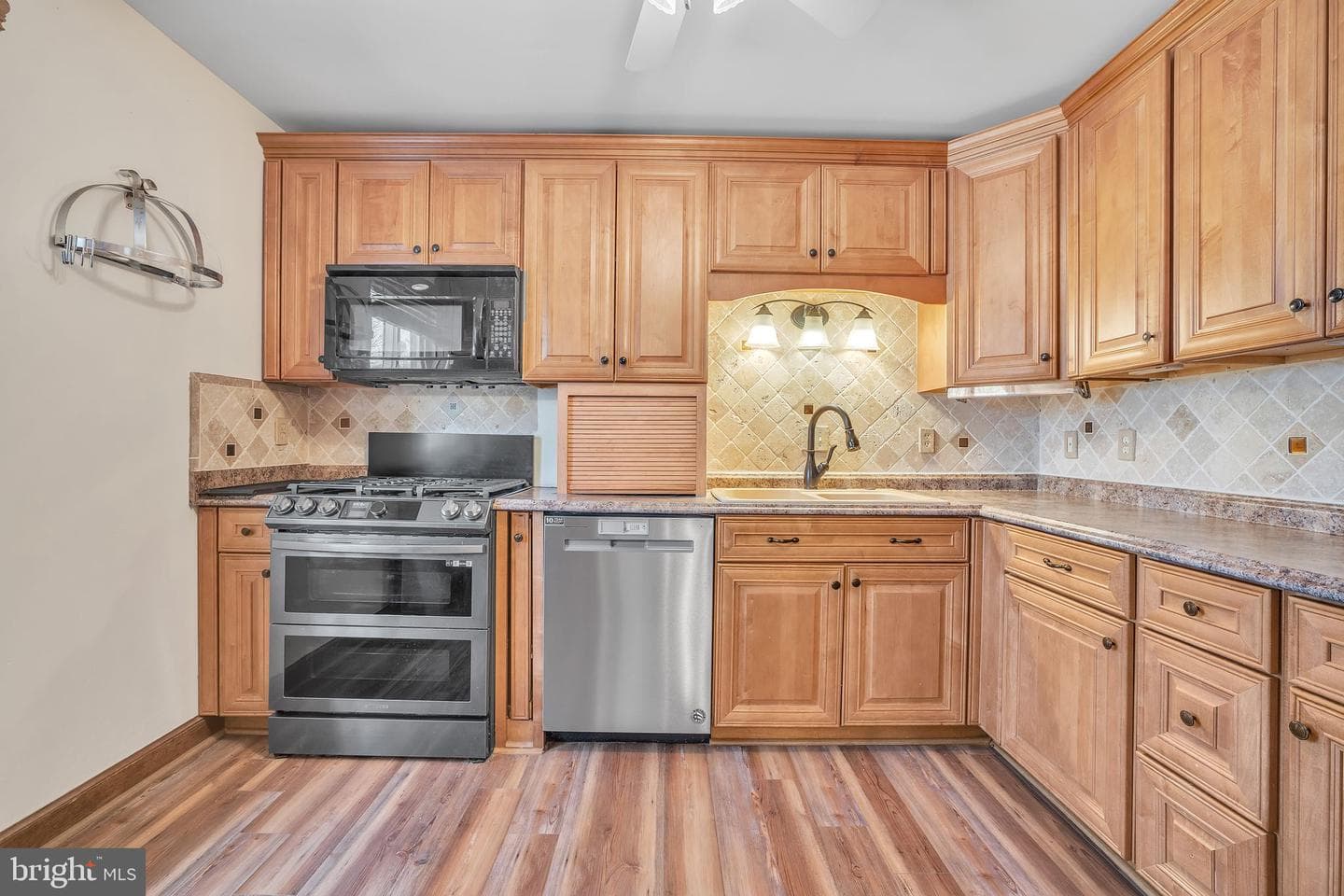 8314 Liberia Avenue photo 3