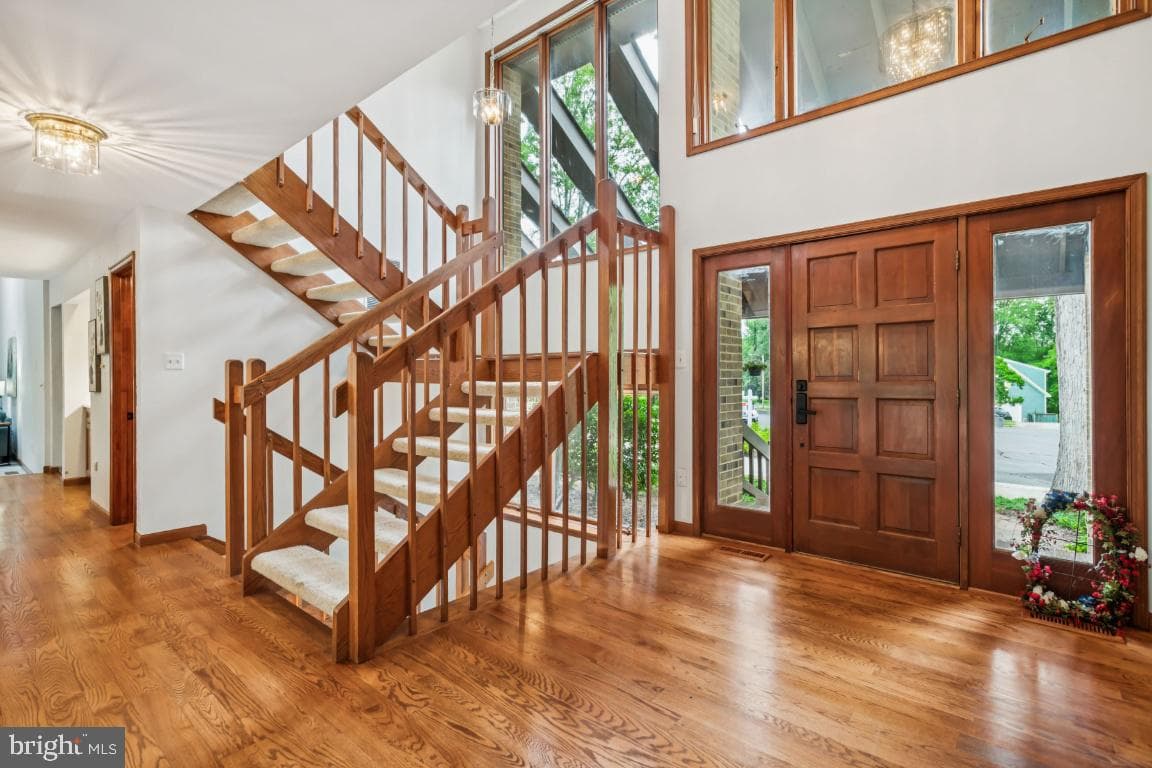 9601 Gladstone Street photo 4