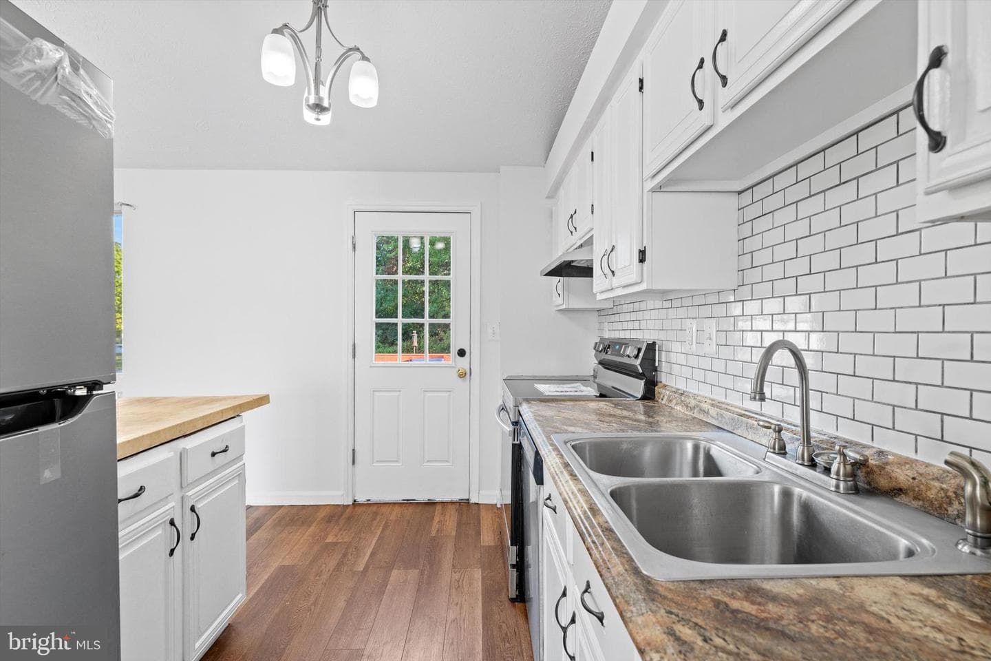 10285 Long Hill Court photo 6