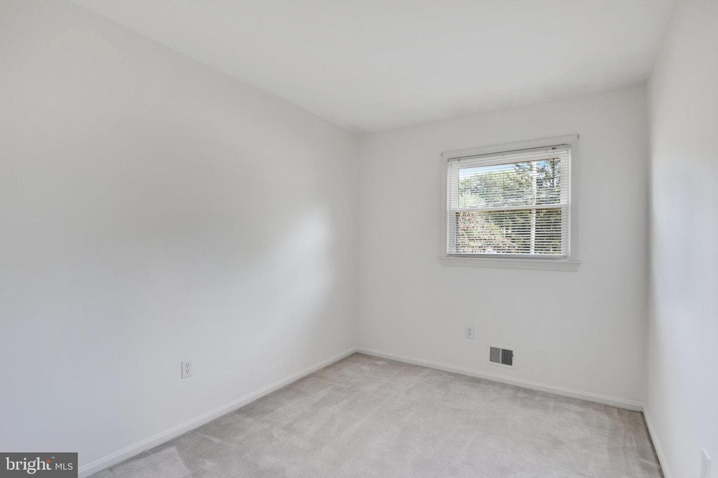9511 Park Street photo 24