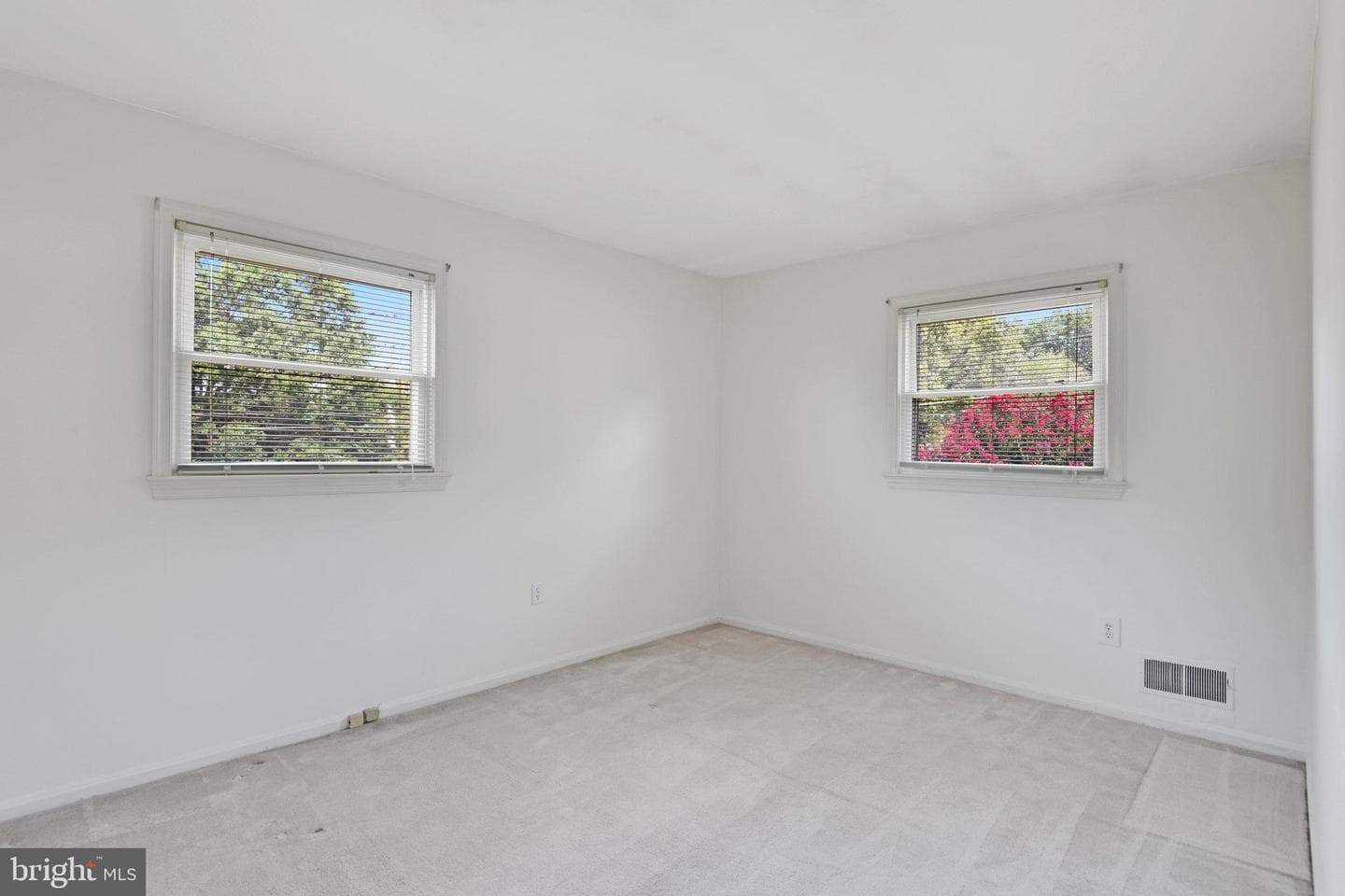 9511 Park Street photo 26
