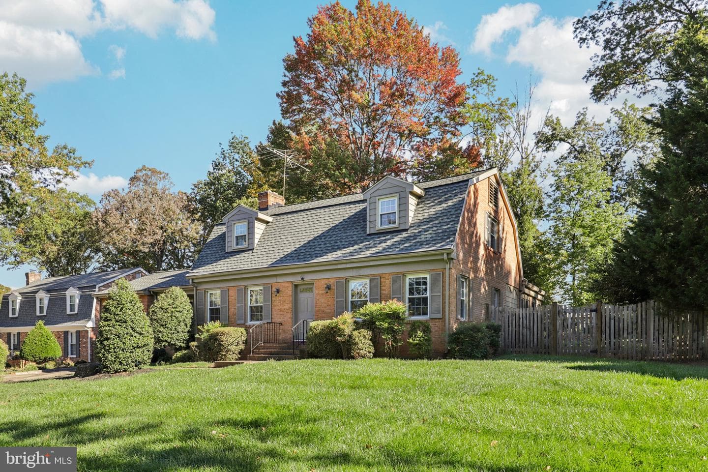 8751 Weir Street photo 2