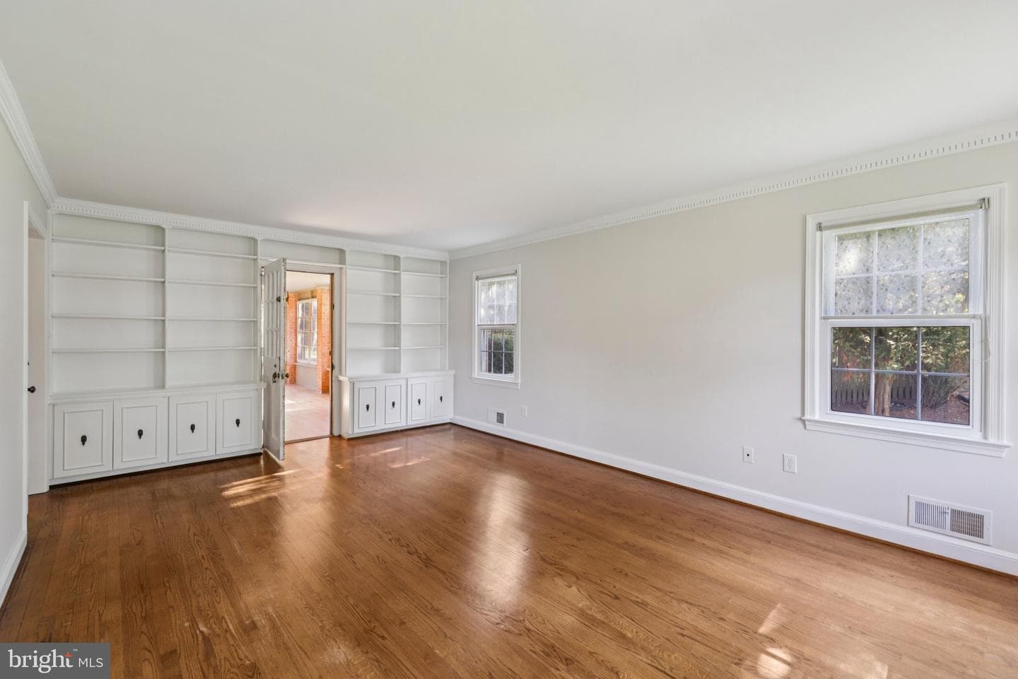 8751 Weir Street photo 21