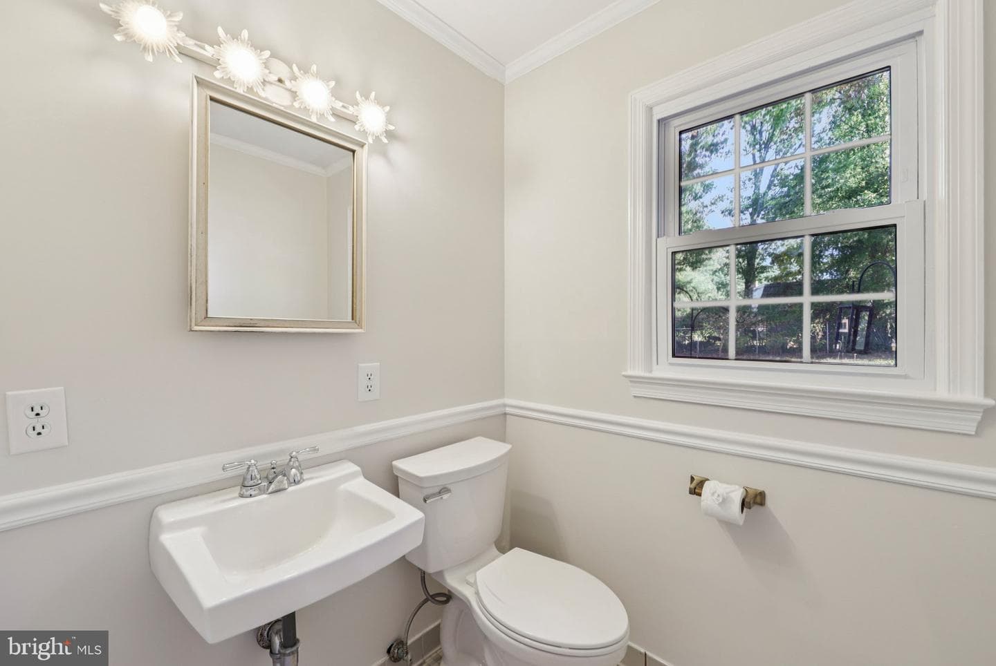 8751 Weir Street photo 26