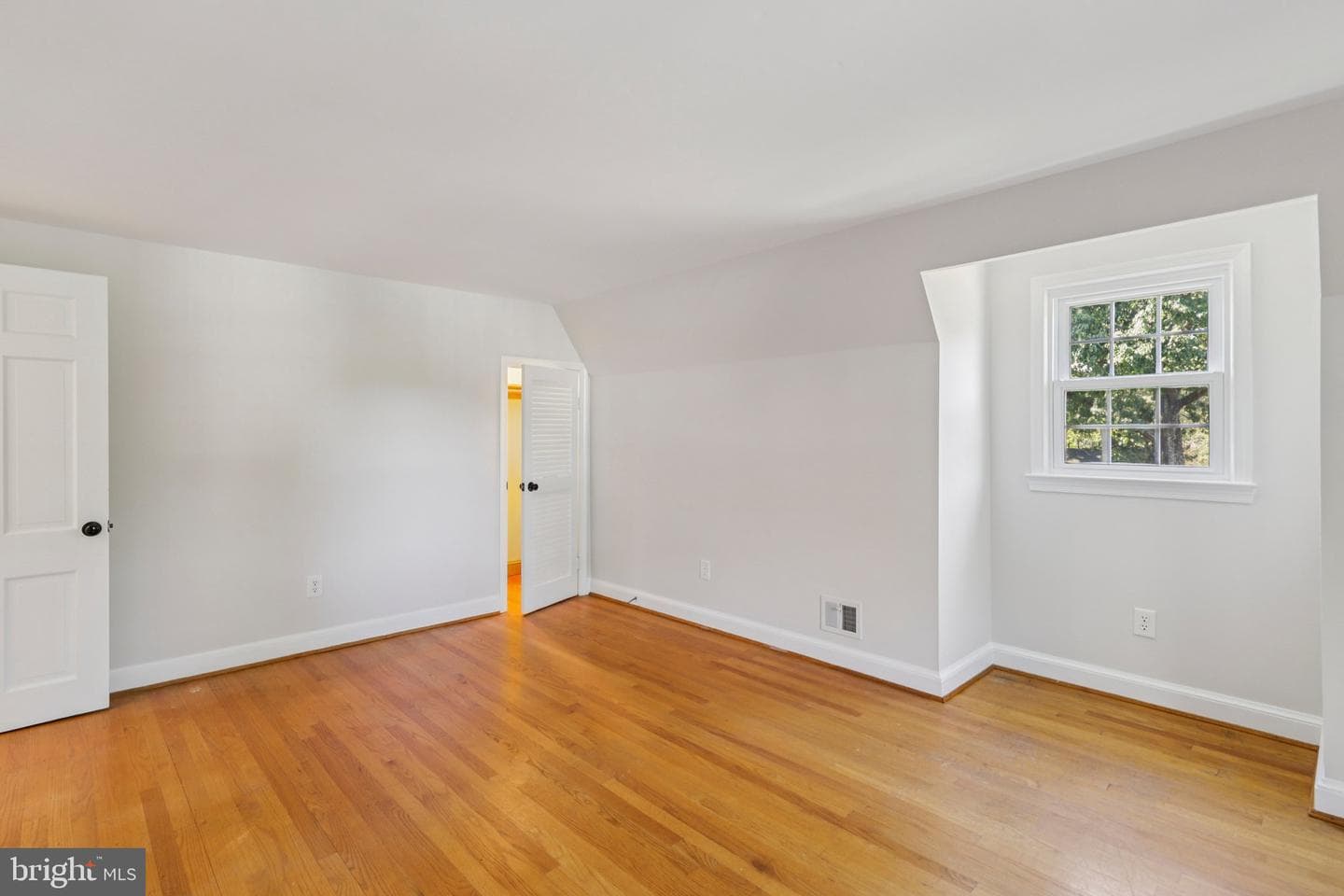 8751 Weir Street photo 33