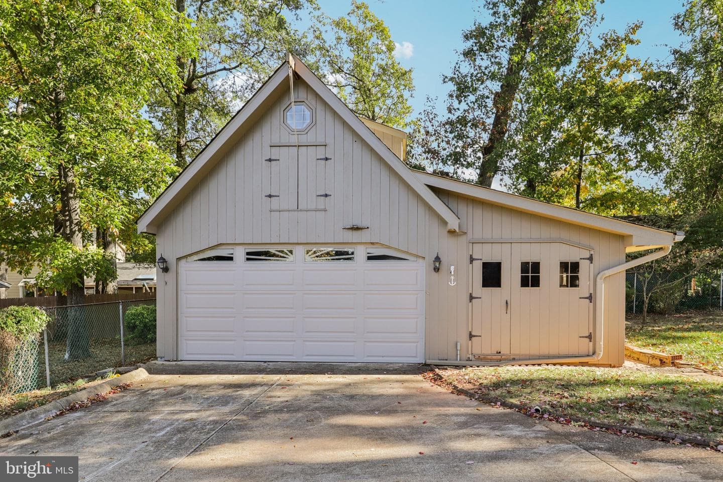 8751 Weir Street photo 7