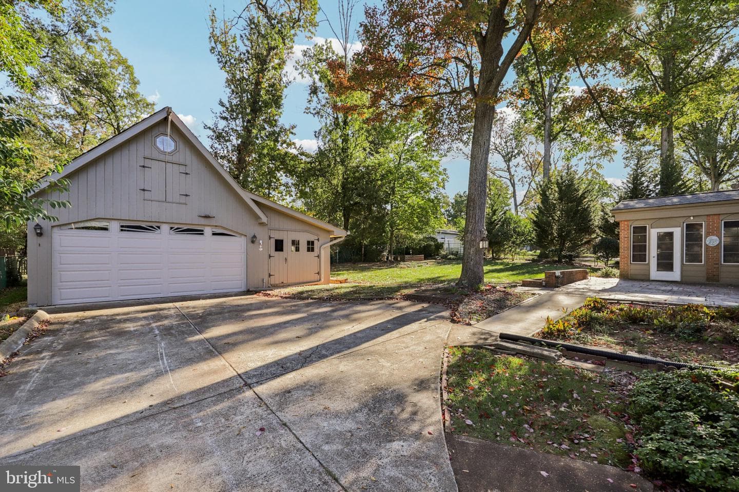 8751 Weir Street photo 8