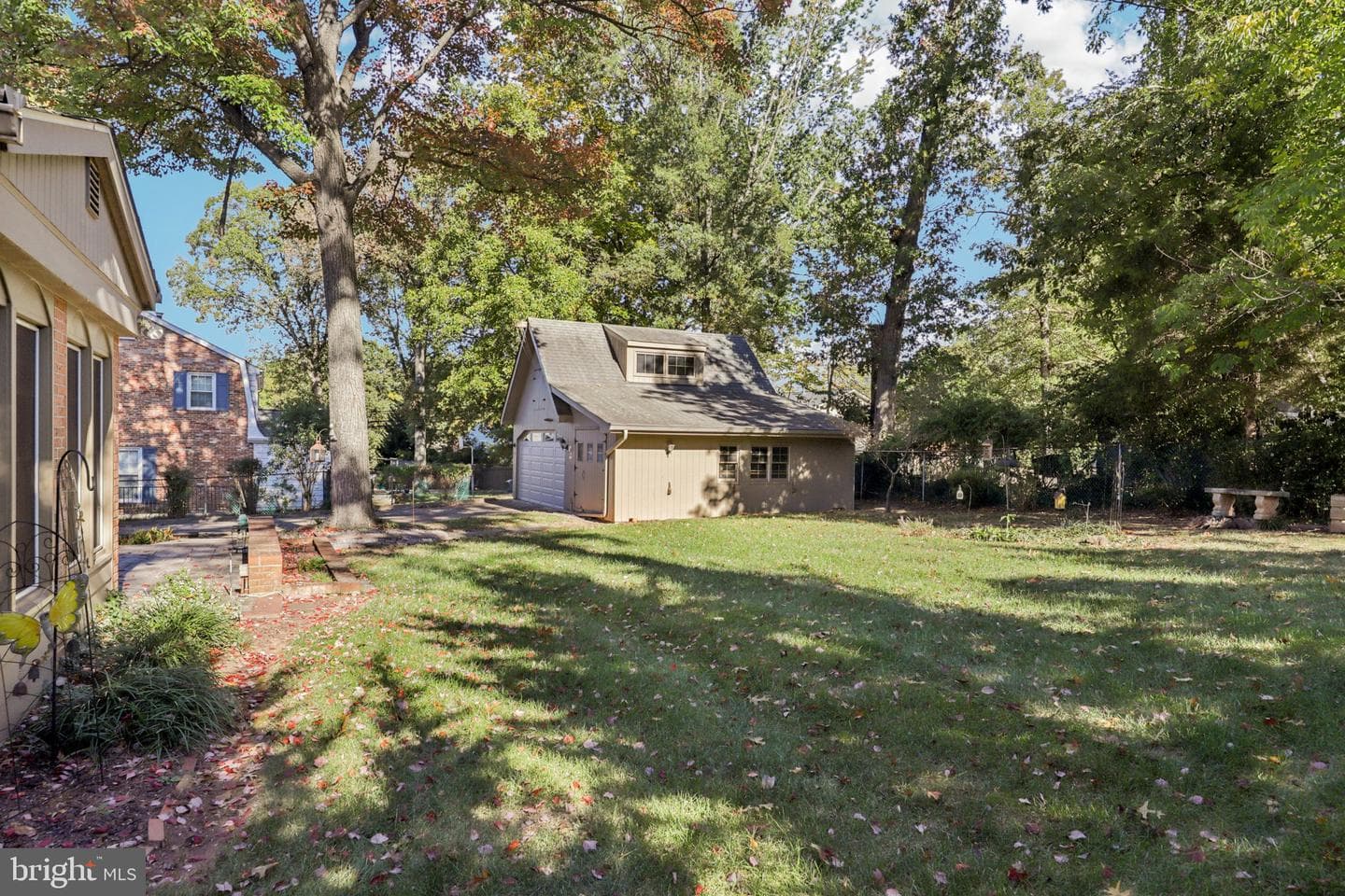 8751 Weir Street photo 9