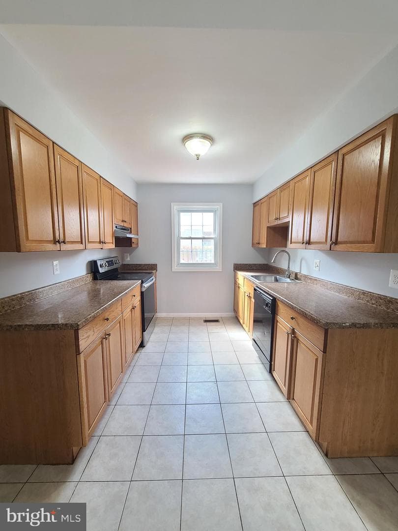 8584 Liberia Avenue photo 14