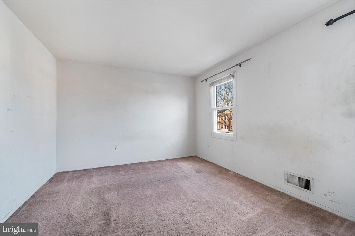 9828 Buckner Road photo 10