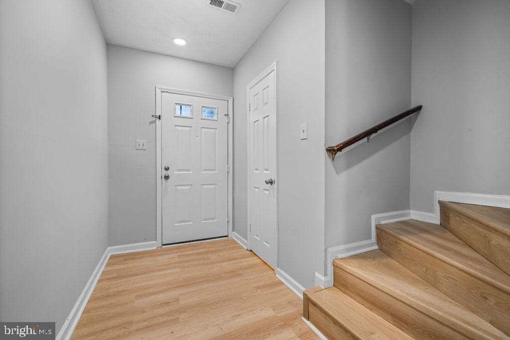 8504 Saddle Court photo 2