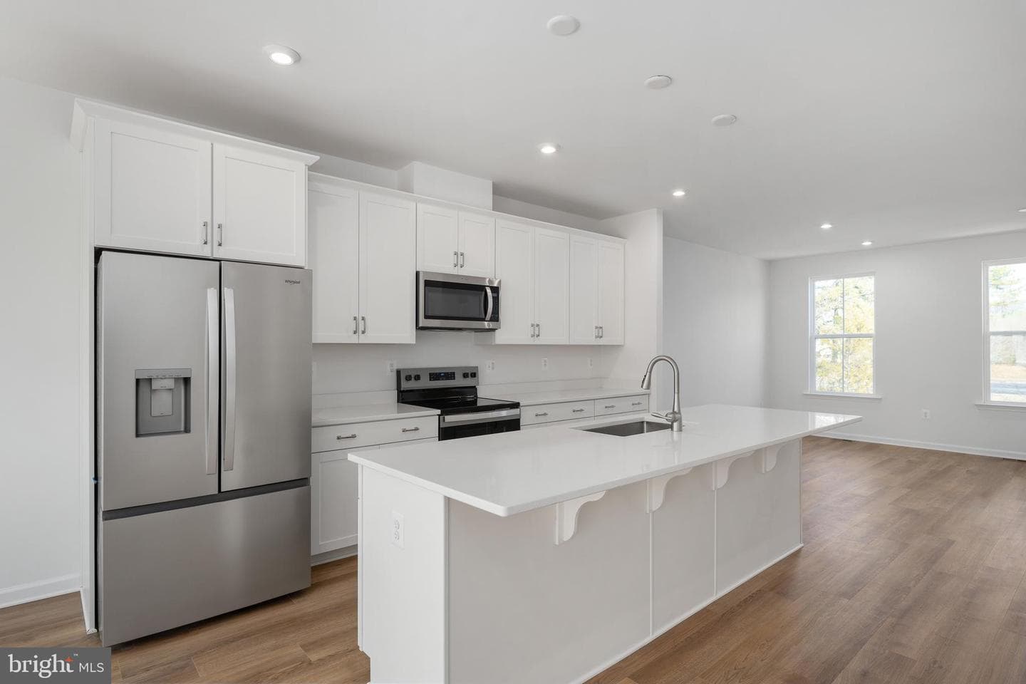 10157 Queens Way photo 8