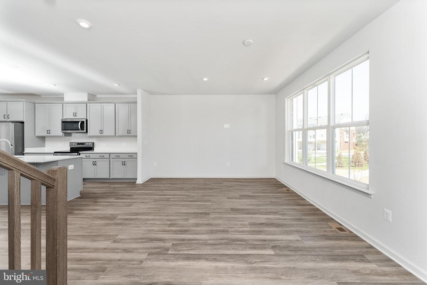 10161 Queens Way photo 15